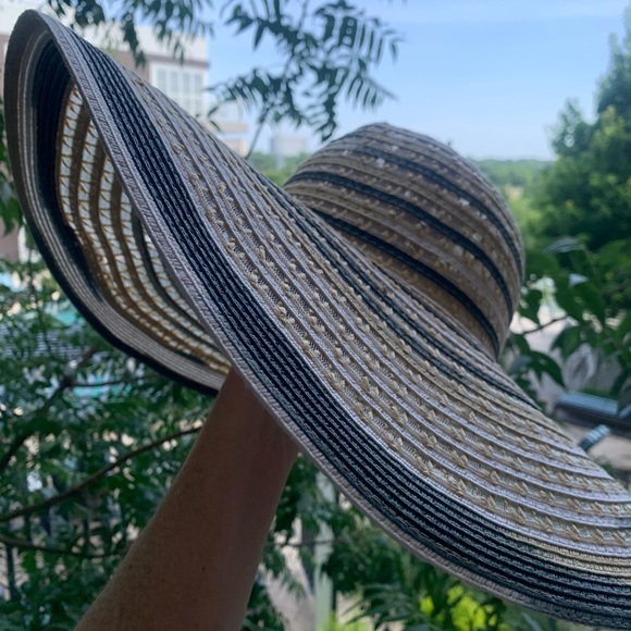 BCBGENERATION FLOPPY SUN HAT tan and black, one size fits most - Picture 3 of 8